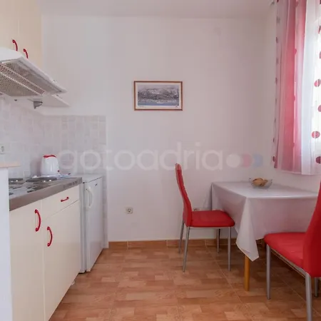 Apartment City Center Studio Milla