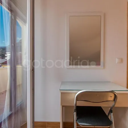Apartment City Center Studio Milla *